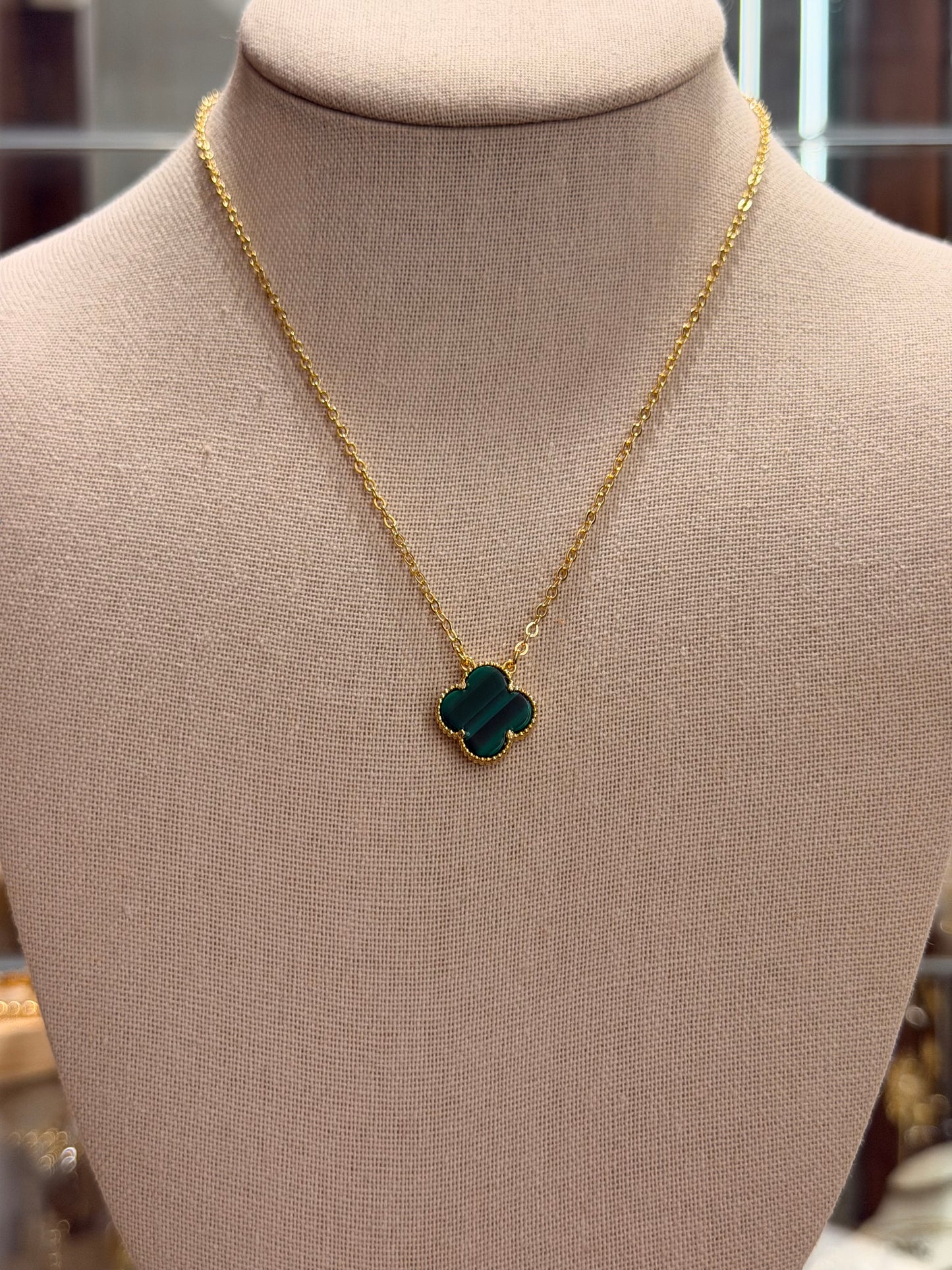 Cuello rodinado Gold con digel del flor green