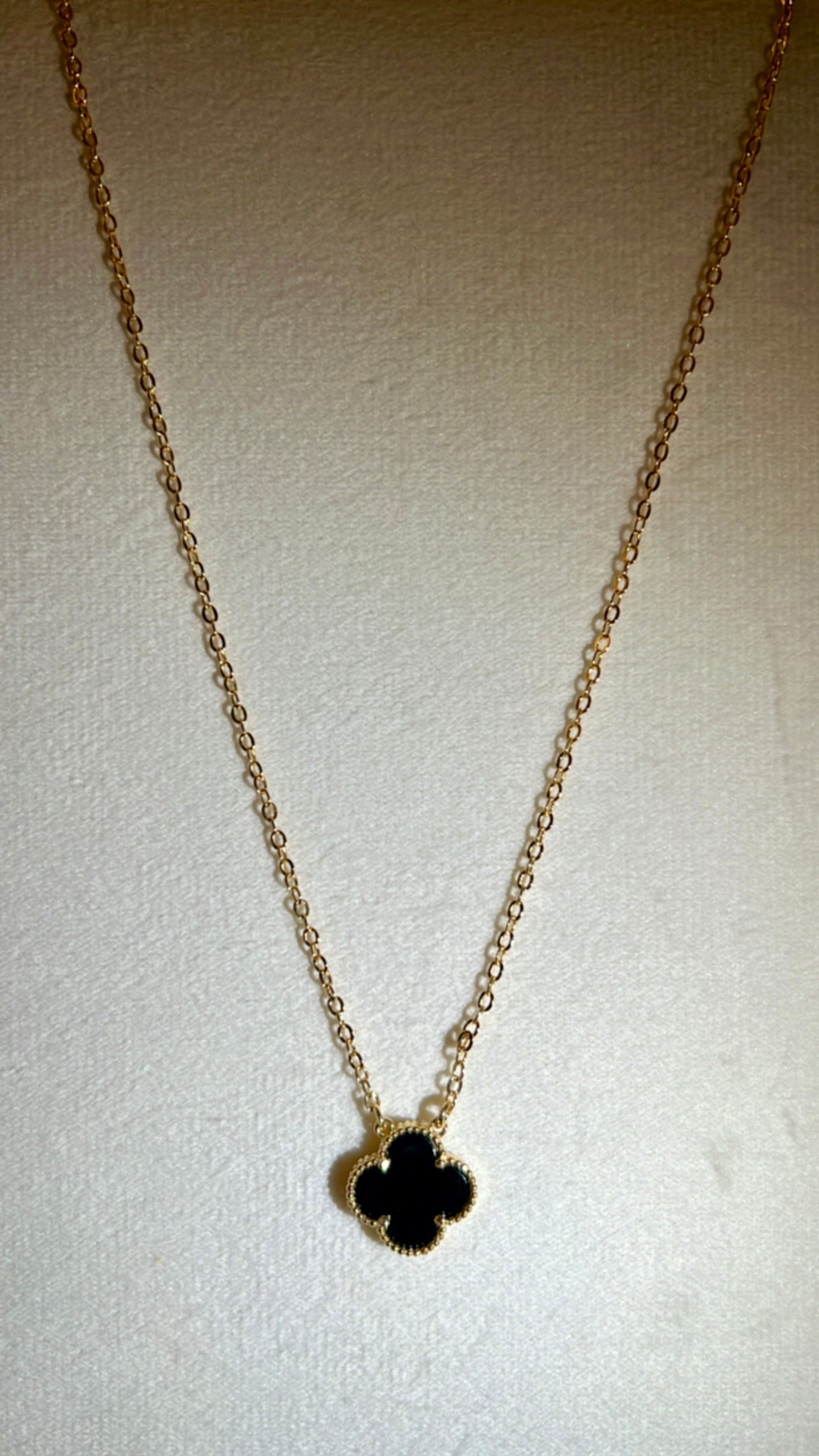 Cuello rodinado con digel de flor black