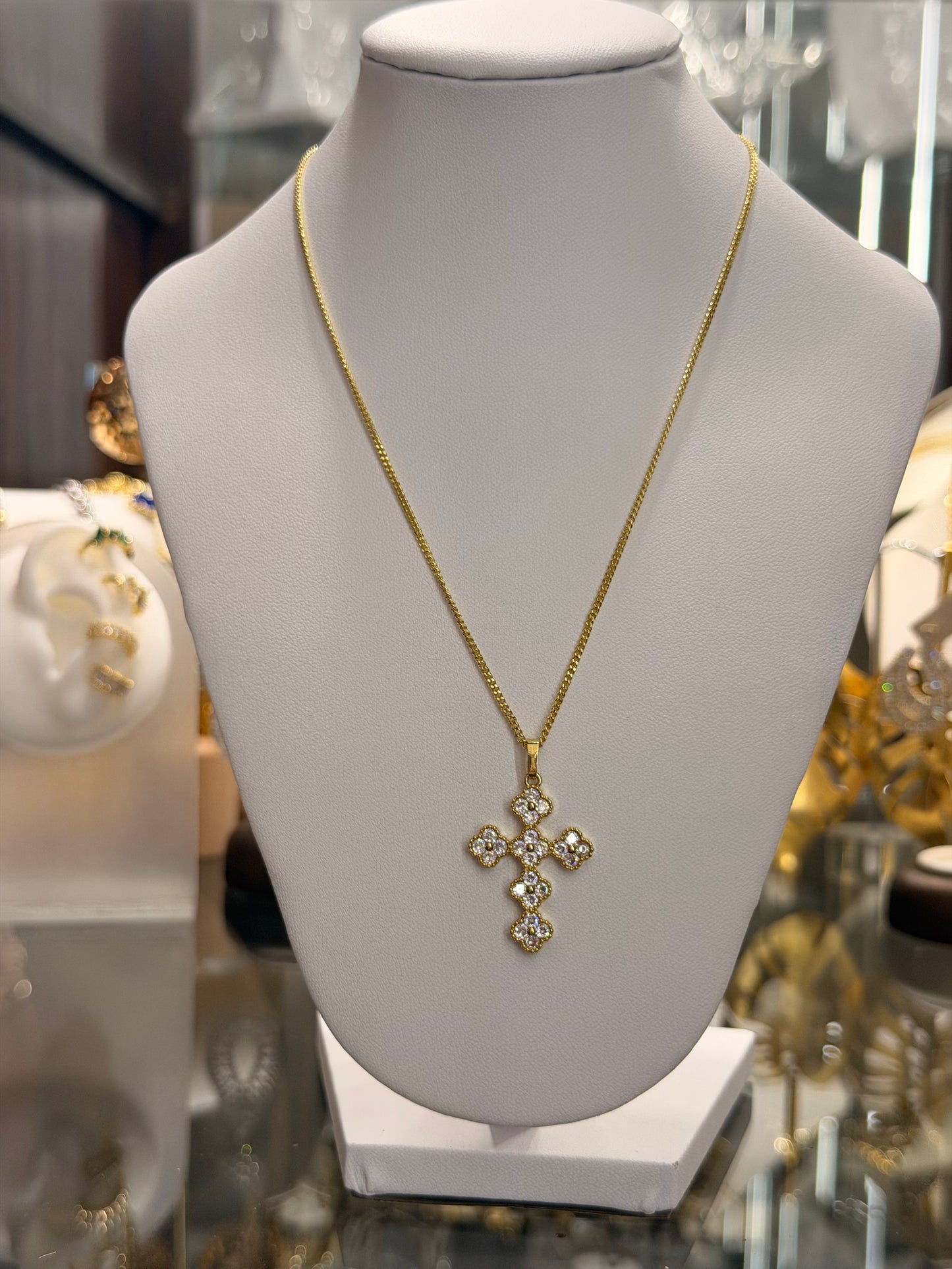Collar de Cruz con Cz y cadena rodinada Gold