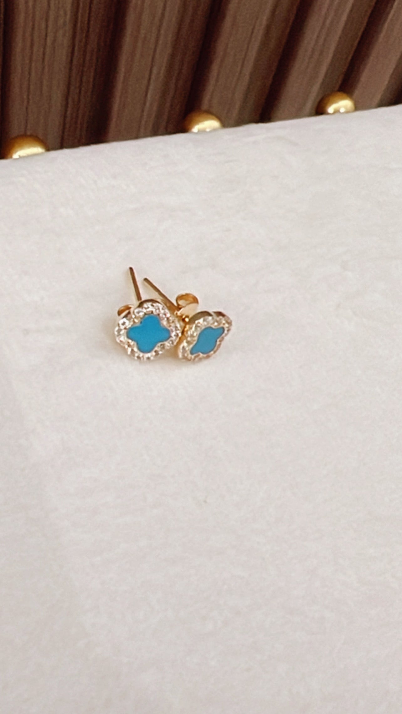 Aretes de Flor Turquesa en Oro 18K