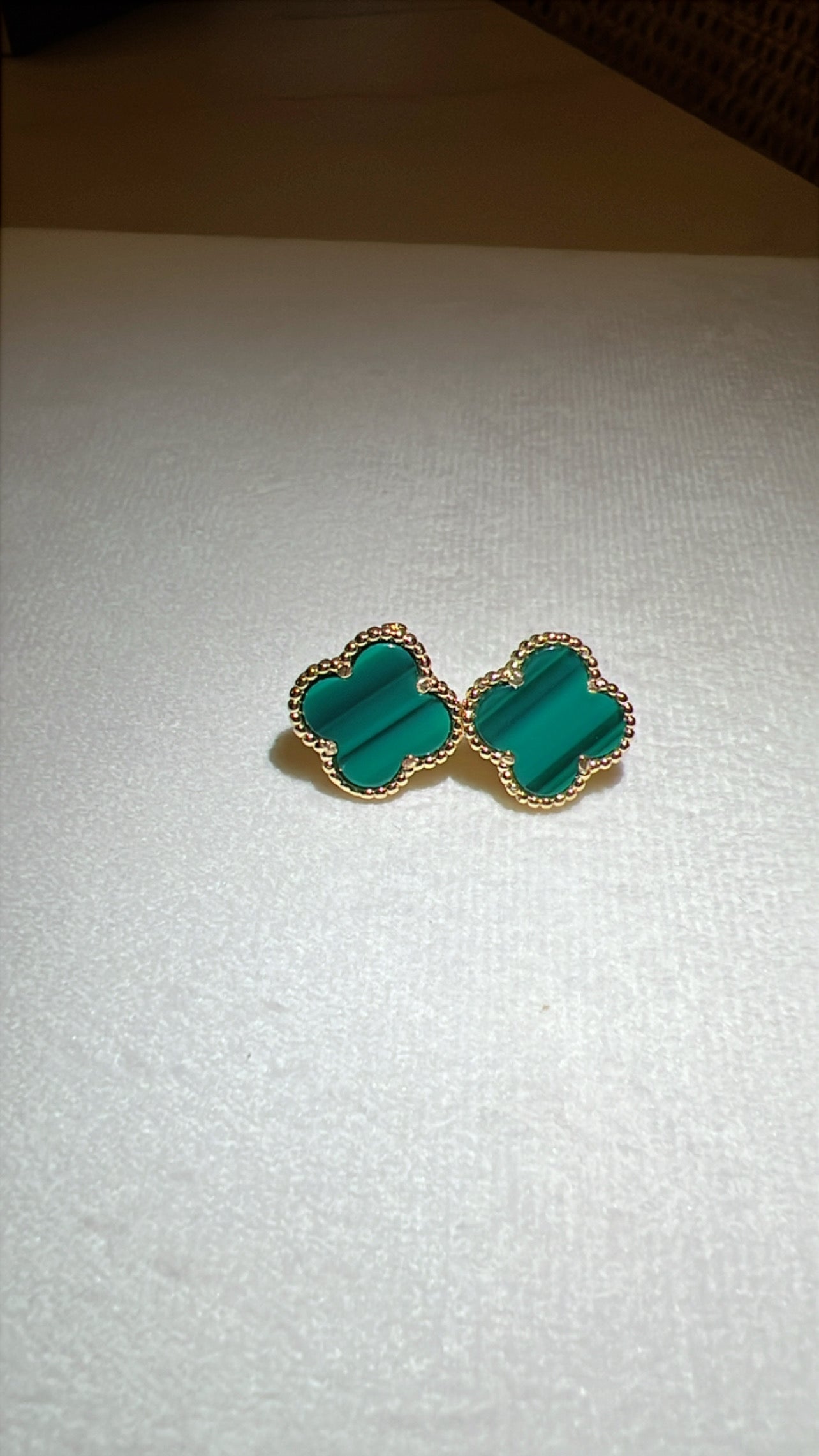 Aretes de flor rodinados green