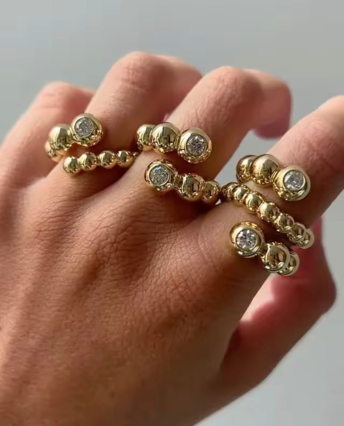 Anillo rodinado con Cz redondas