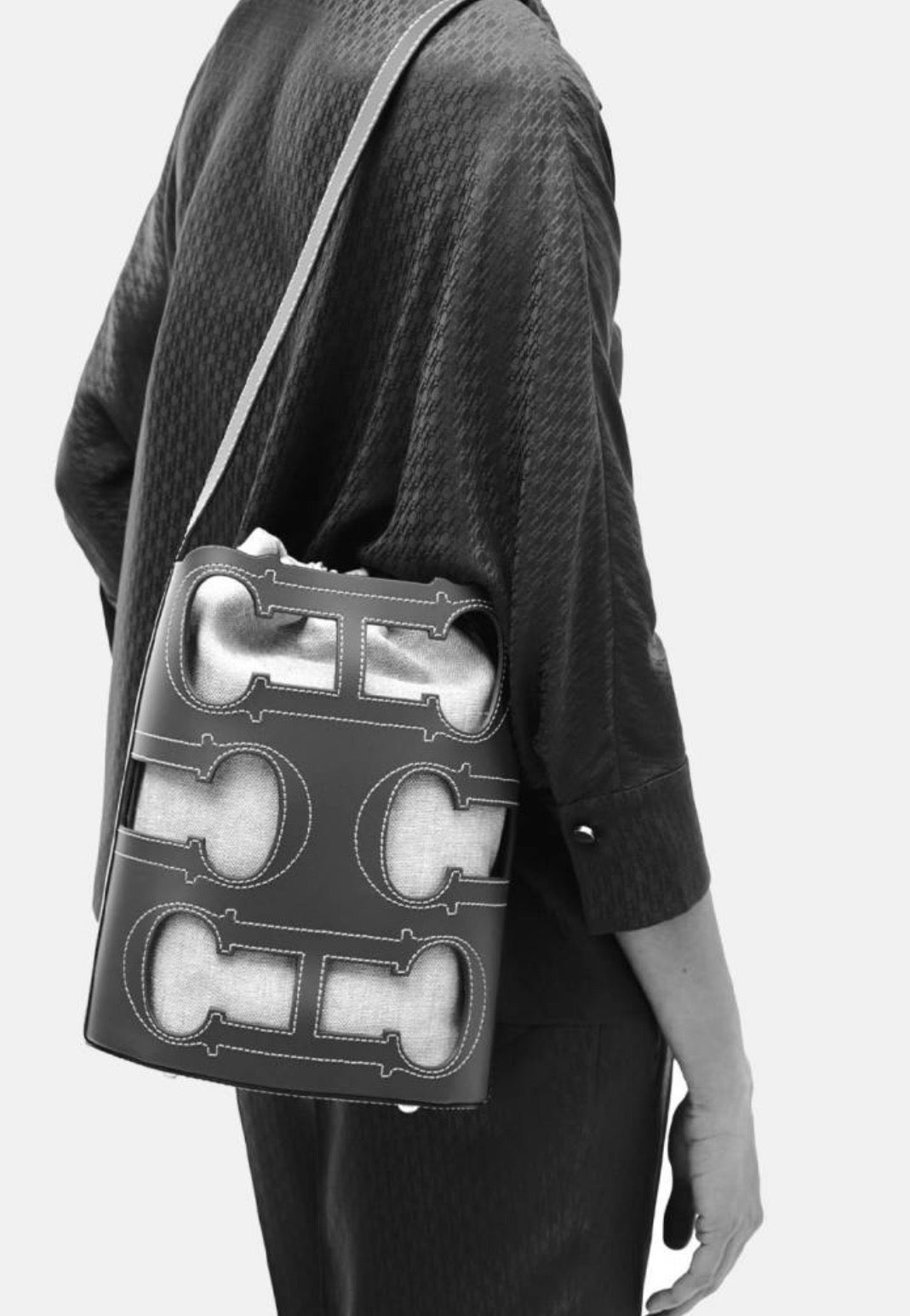 Pre Order Bolso Carolina Doma Insignia Cut Out