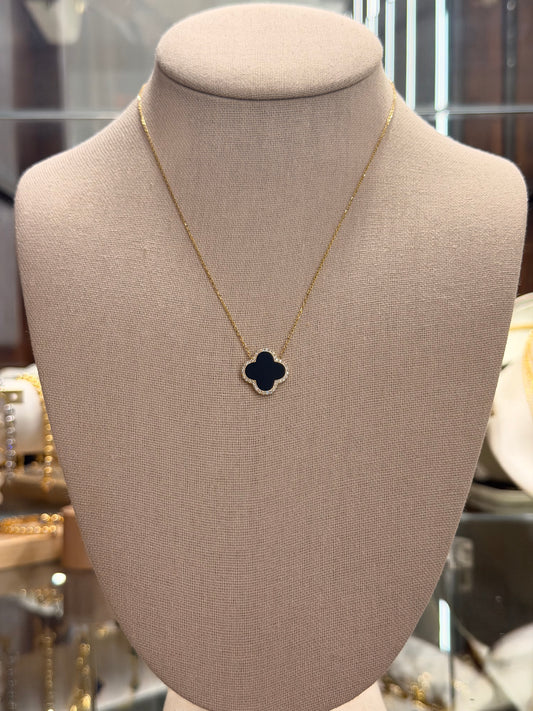Cadena de Oro con dije Flor Onyx y Circones