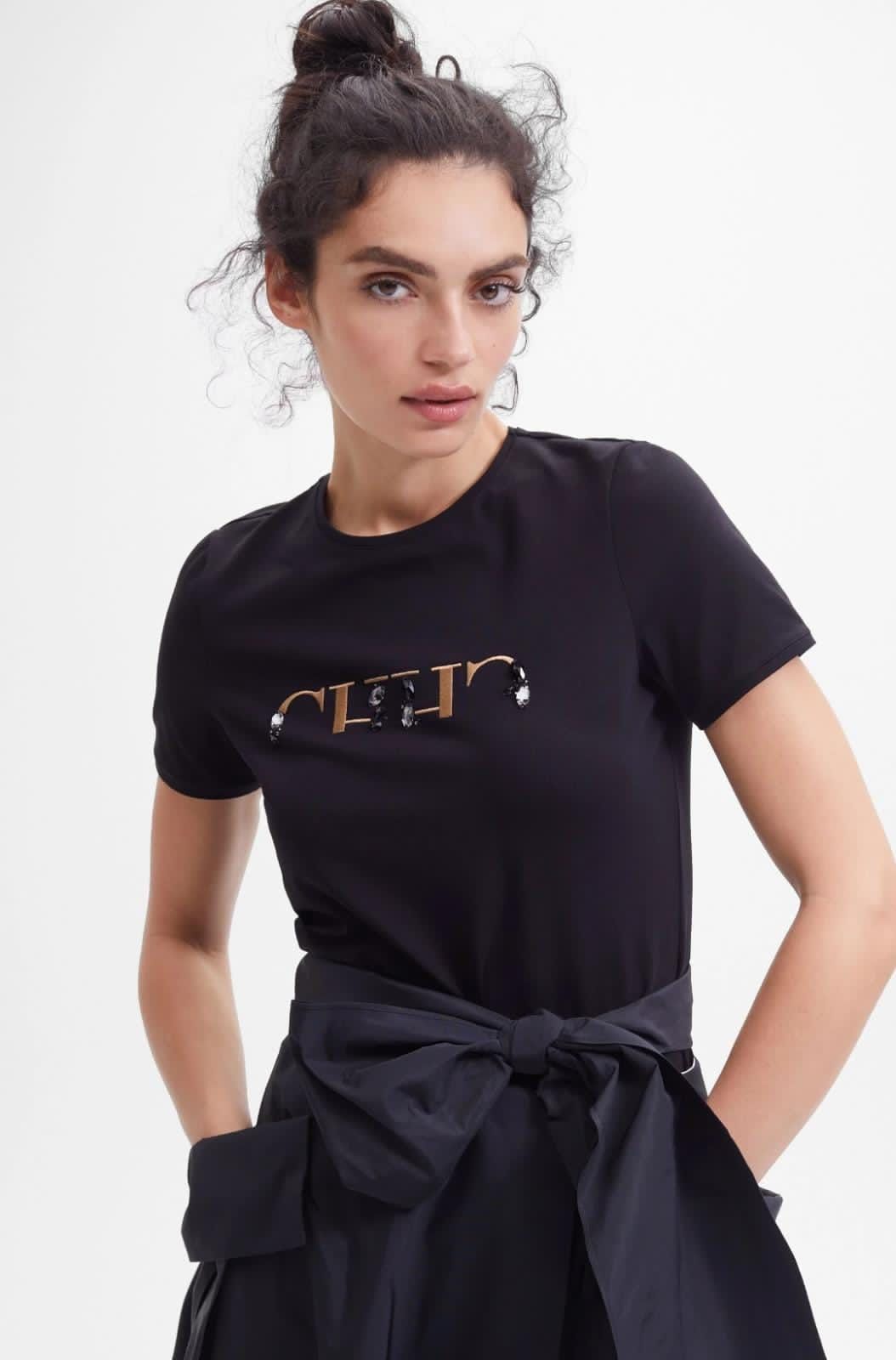 T-Shirt de Dama Carolina Herrera con Cristales Color Negro