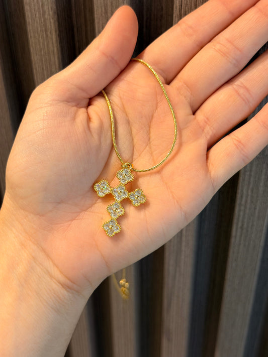 Collar de Cruz con Cz y cadena rodinada Gold