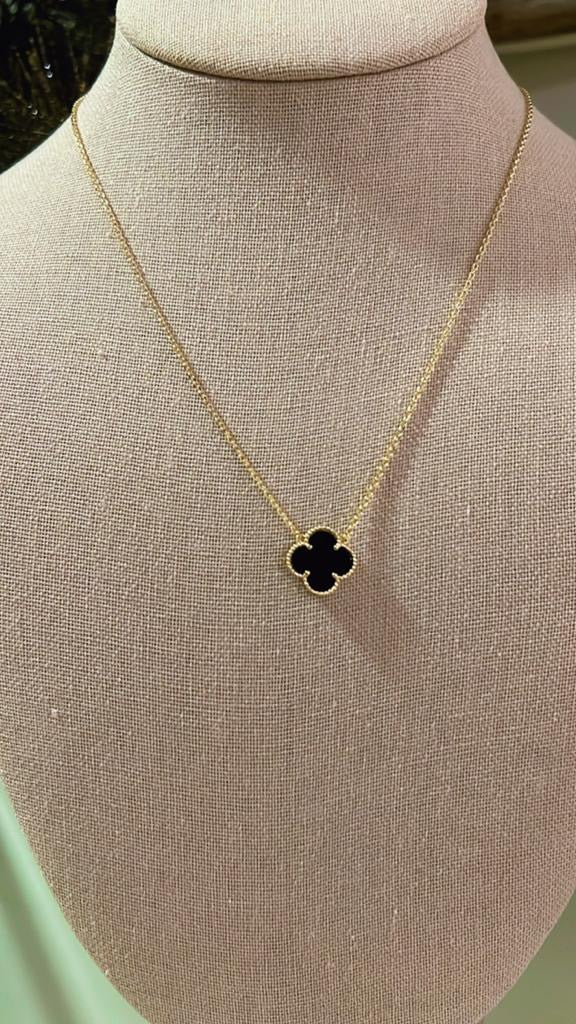 Cadena de Oro con dije Flor Onyx Medium