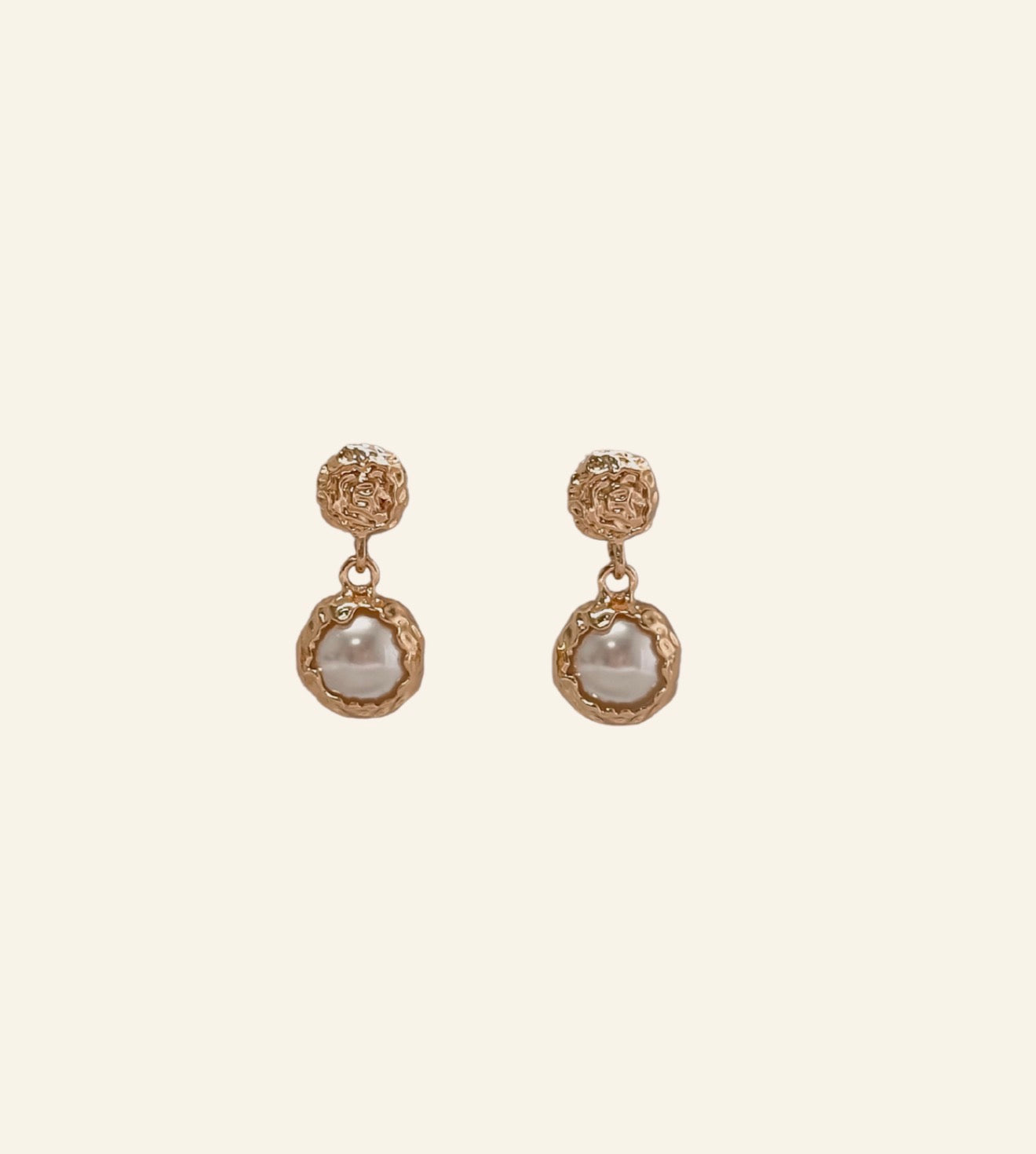 Aretes colgantes rodinados y perlas oro Golffield