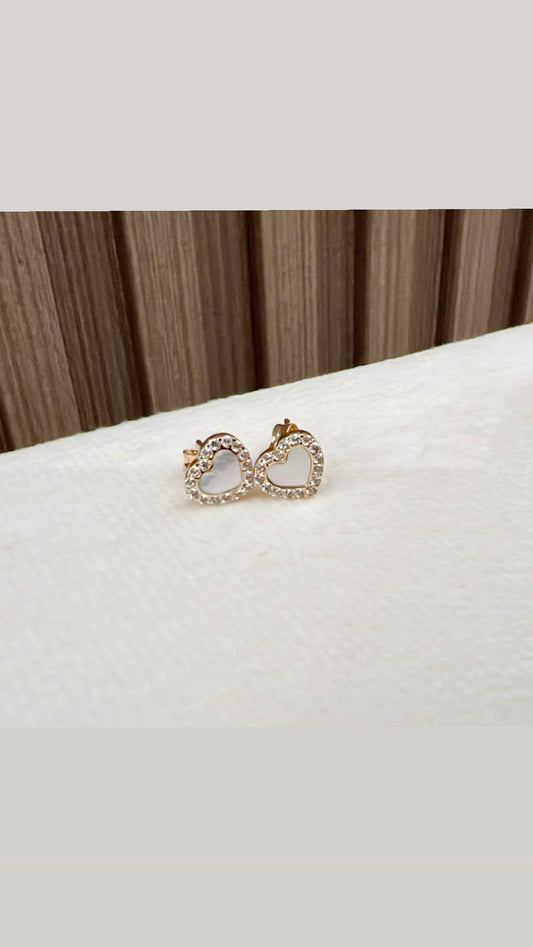 Aretes Corazón Madre Perla en Oro 18K