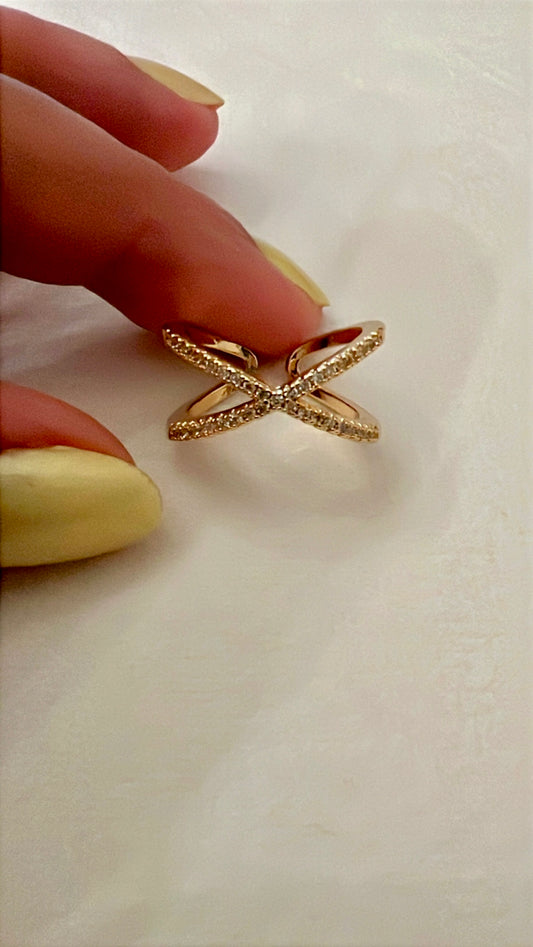Anillo cruzado con Cz rodinado