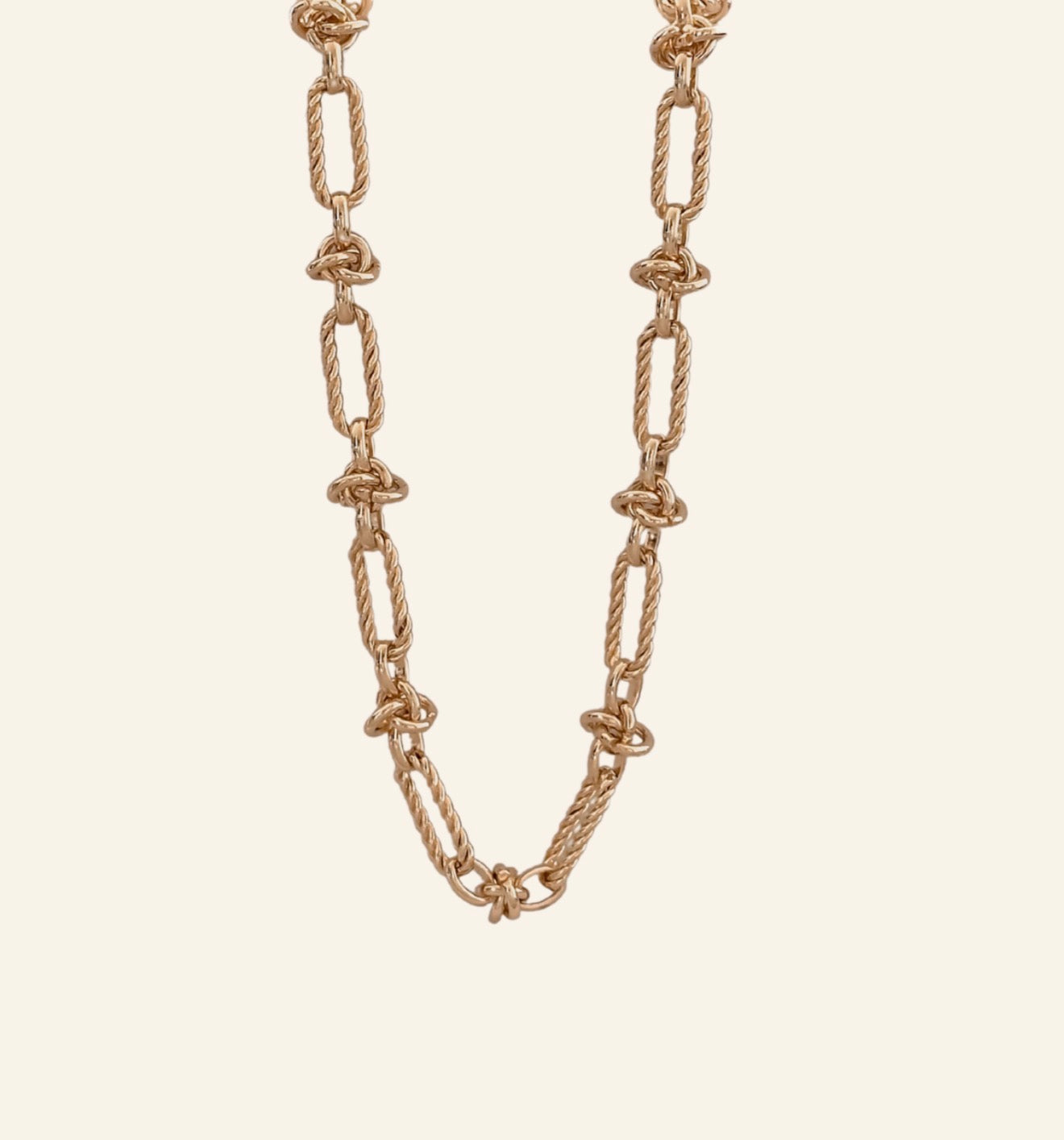 Gargantilla con detalles rodinado y oro Goldfilled