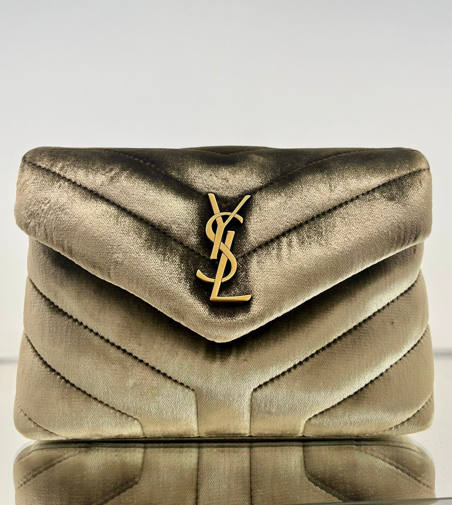 PRE-ORDER Bolso Yves Saint Laurent LouLou Gold Velvet