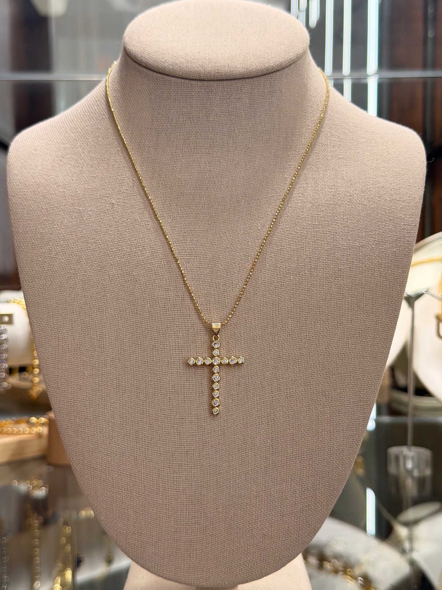 Cadena con digel de cruz con Cz redondos rodinado