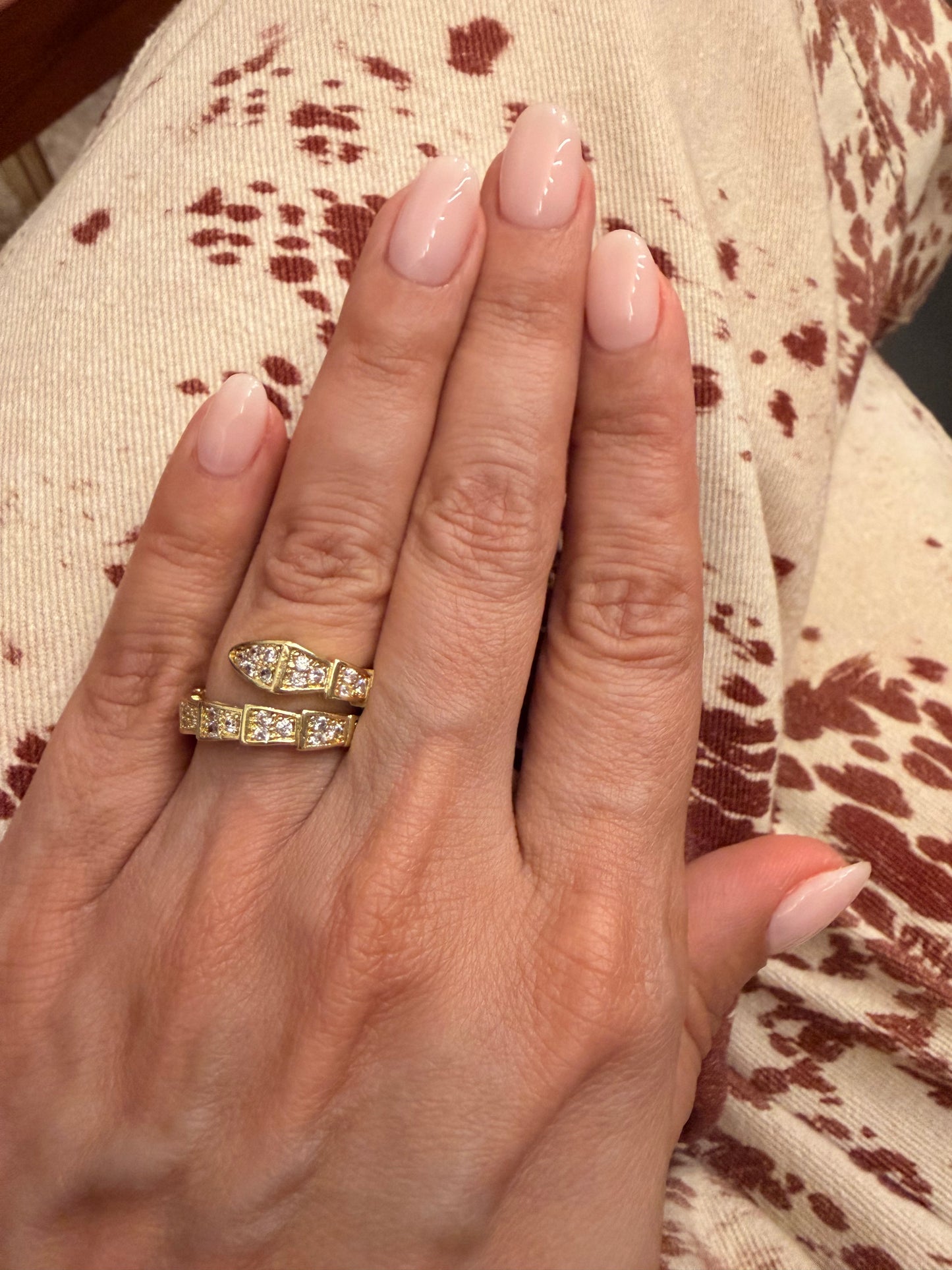 Anillo inspirado serpiente Gold con circonias