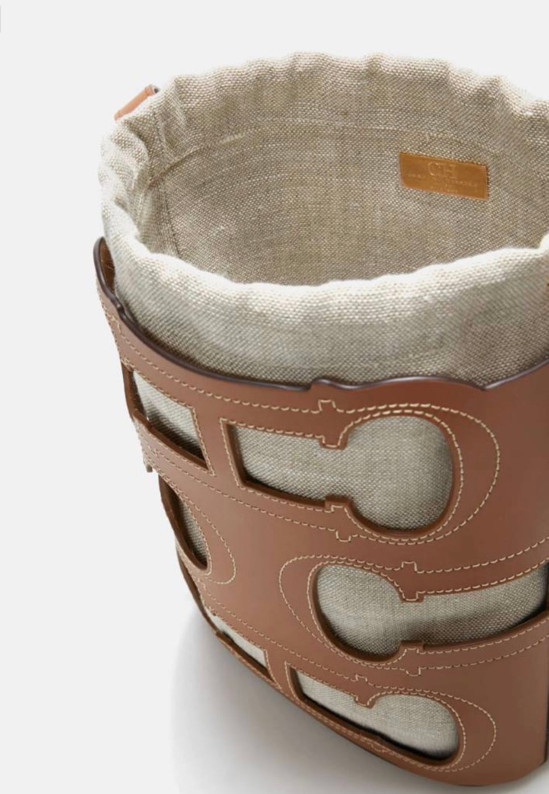 Pre Order Bolso Carolina Doma Insignia Cut Out