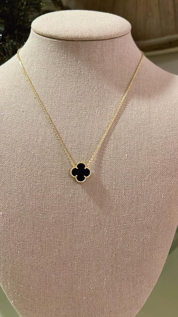 Cadena de Oro con dije Flor Onyx Medium