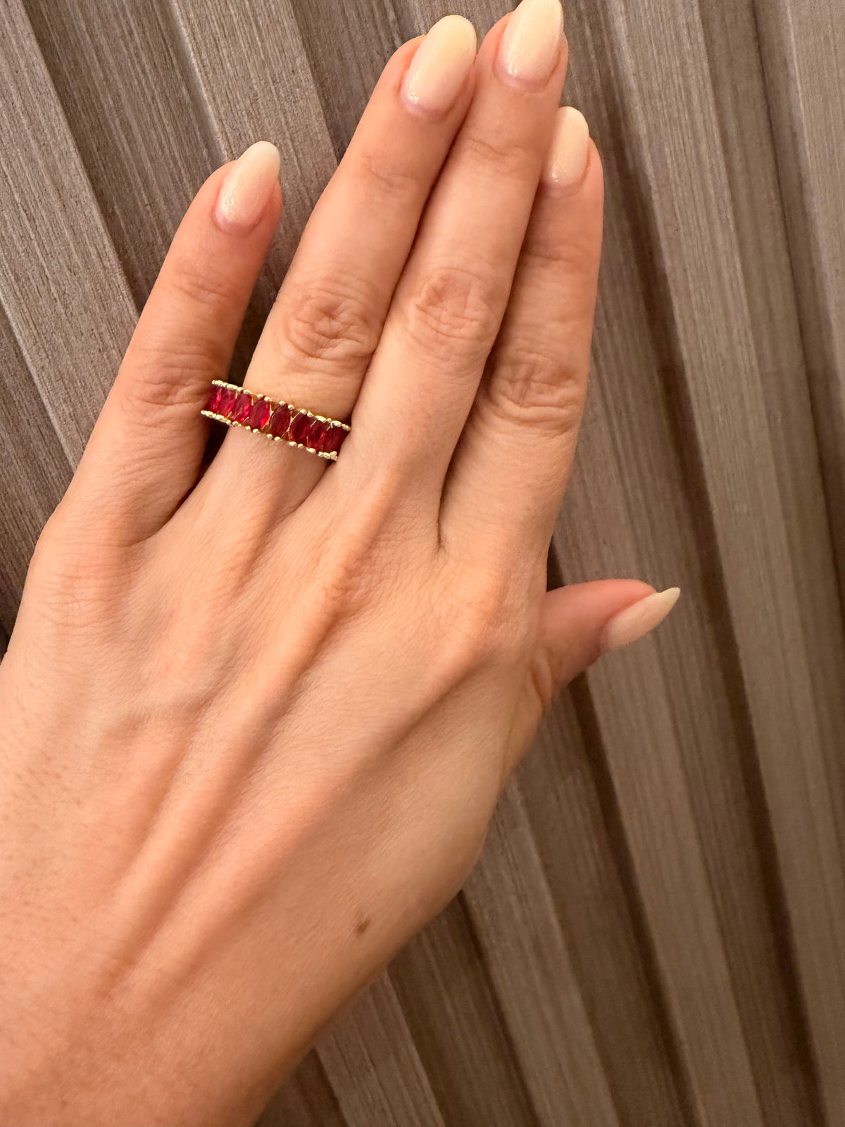Anillo de baguettes ovalado red rodinado