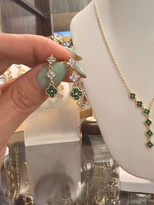 Set de flor con Cz green y blancos rodinado Gold