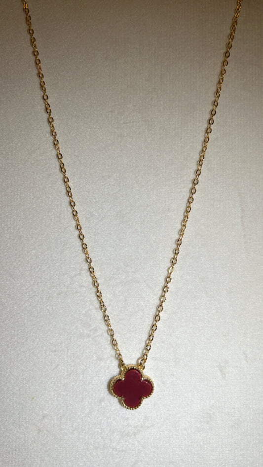 Cuello rodinado Gold con digel de flor burdeos