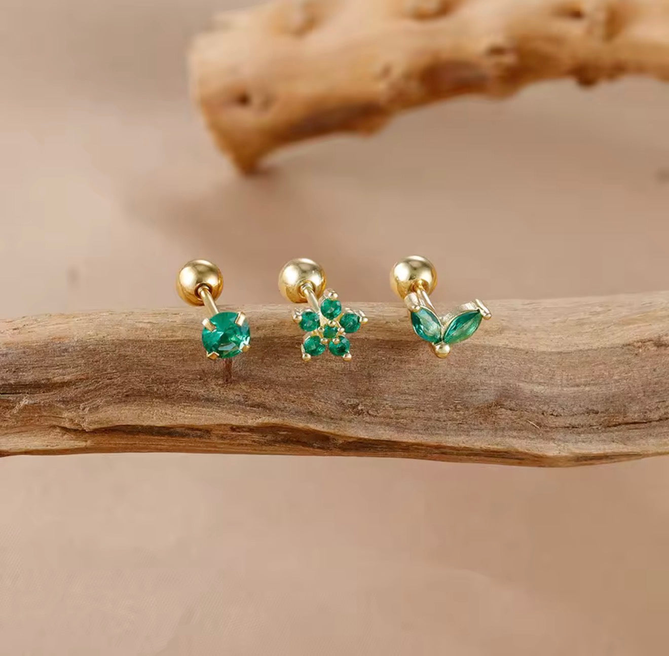 Set aretes rodinados y Cz green