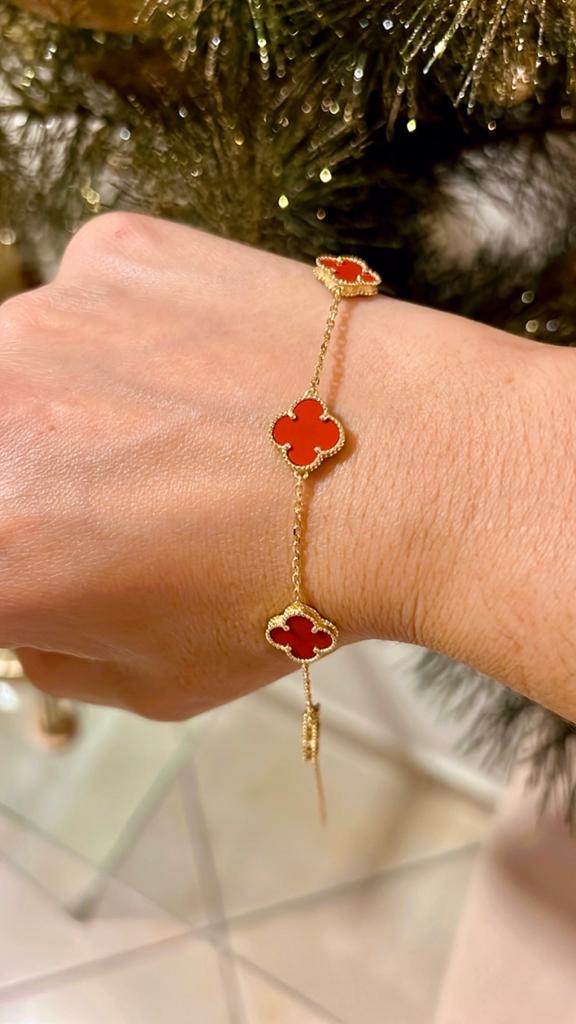 Brazalete de Oro Flor Carnelian