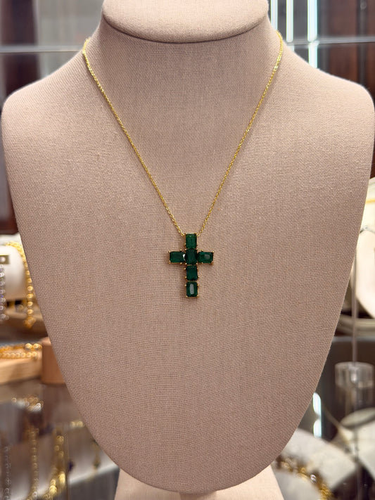 Cuelll con digel de cruz cristales green rodinado