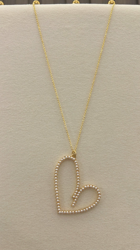 Cuello de corazón con perlitas rodinado Gold