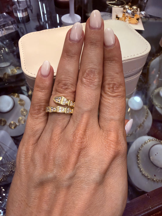 Anillo inspirado serpiente Gold con circonias