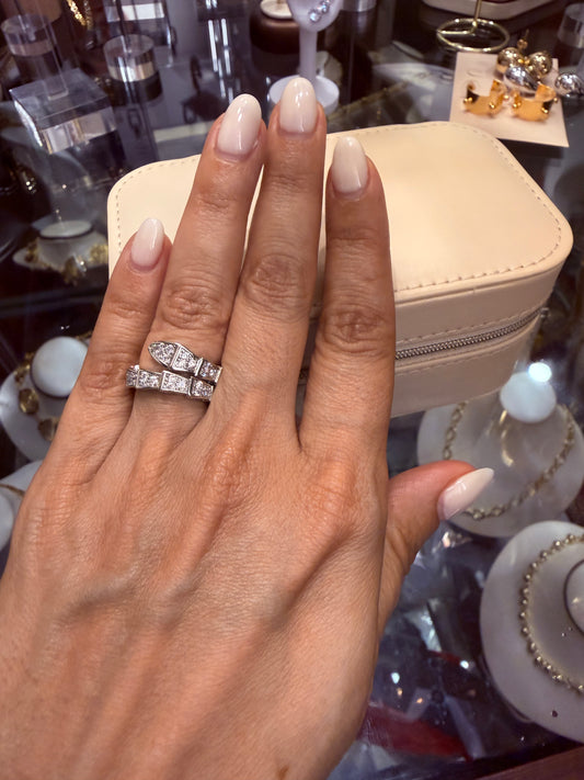 Anillo inspirado serpiente silver con circonias